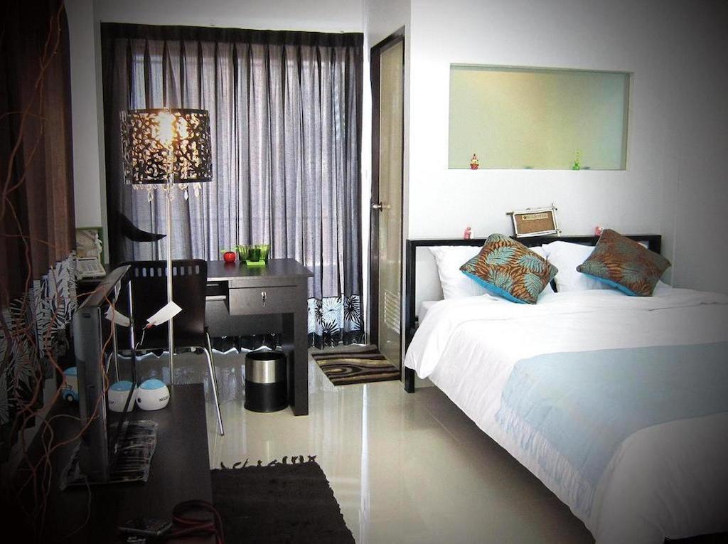 Centana Apartment Bangkok Exteriör bild