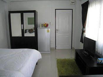 Centana Apartment Bangkok Exteriör bild